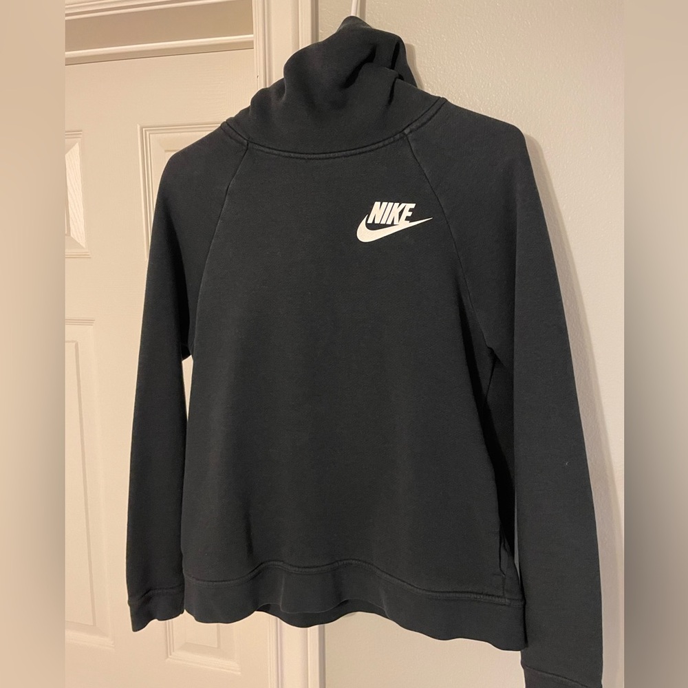 Nike women’s sweatshirt!!